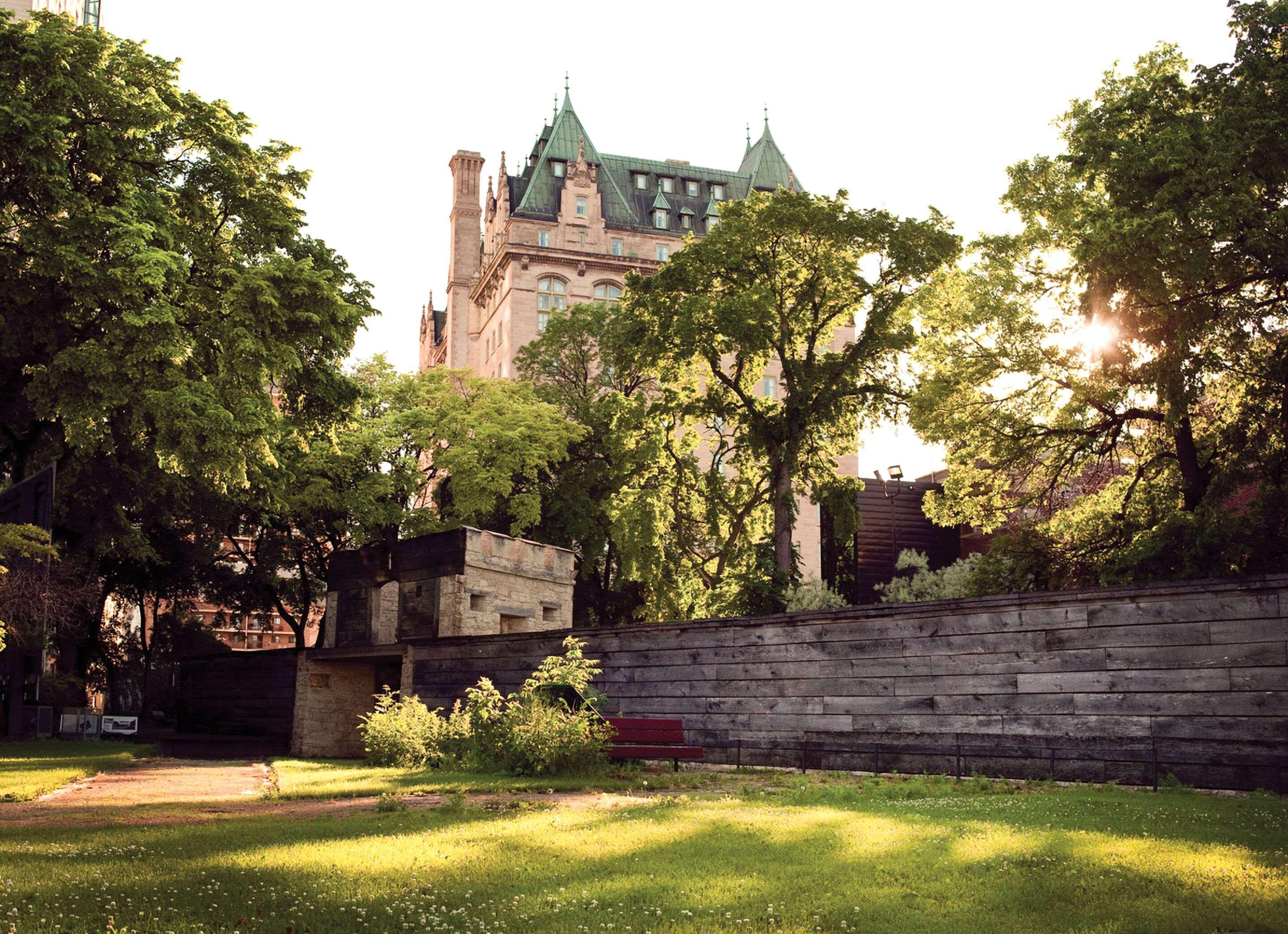 The Fort Garry Hotel, Spa And Conference Centre, Ascend Hotel Collection Виннипег Экстерьер фото